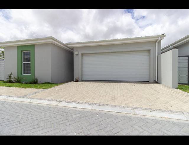 3 BEDROOM HOUSE SOLD IN BURGUNDY ESTATE